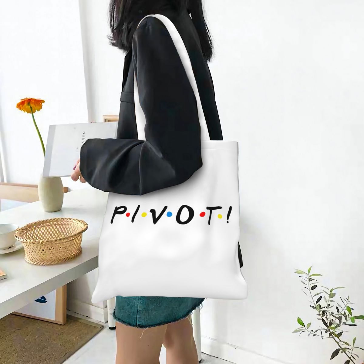 Friends Pivot Canvas Tote Hand - огляд і ціна Women Bags Ross