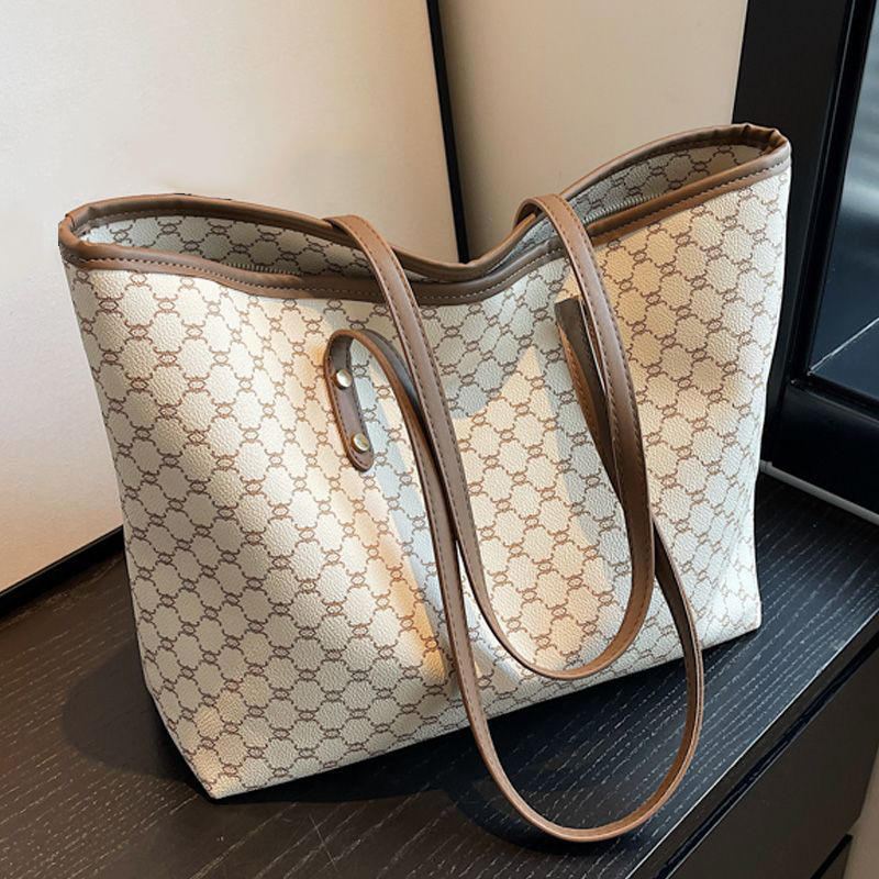 Large Capacity Shoulder Bag Wo - огляд і ціна Women Bags Dior
