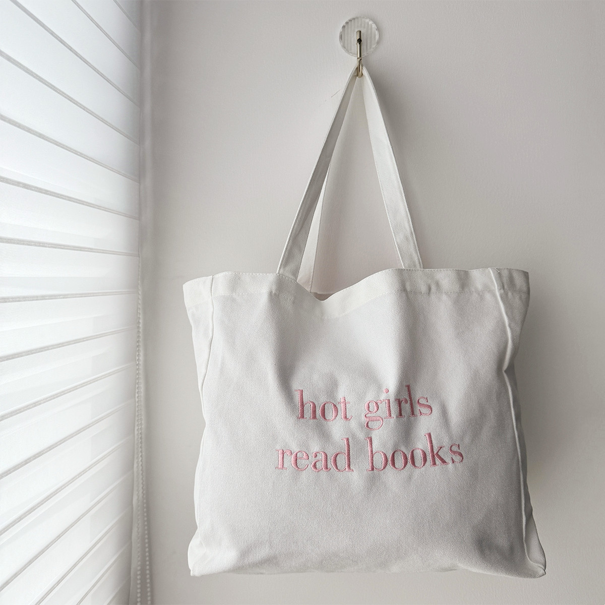 Hot Girls Read Books Letters E - огляд і ціна Women Bags Ck